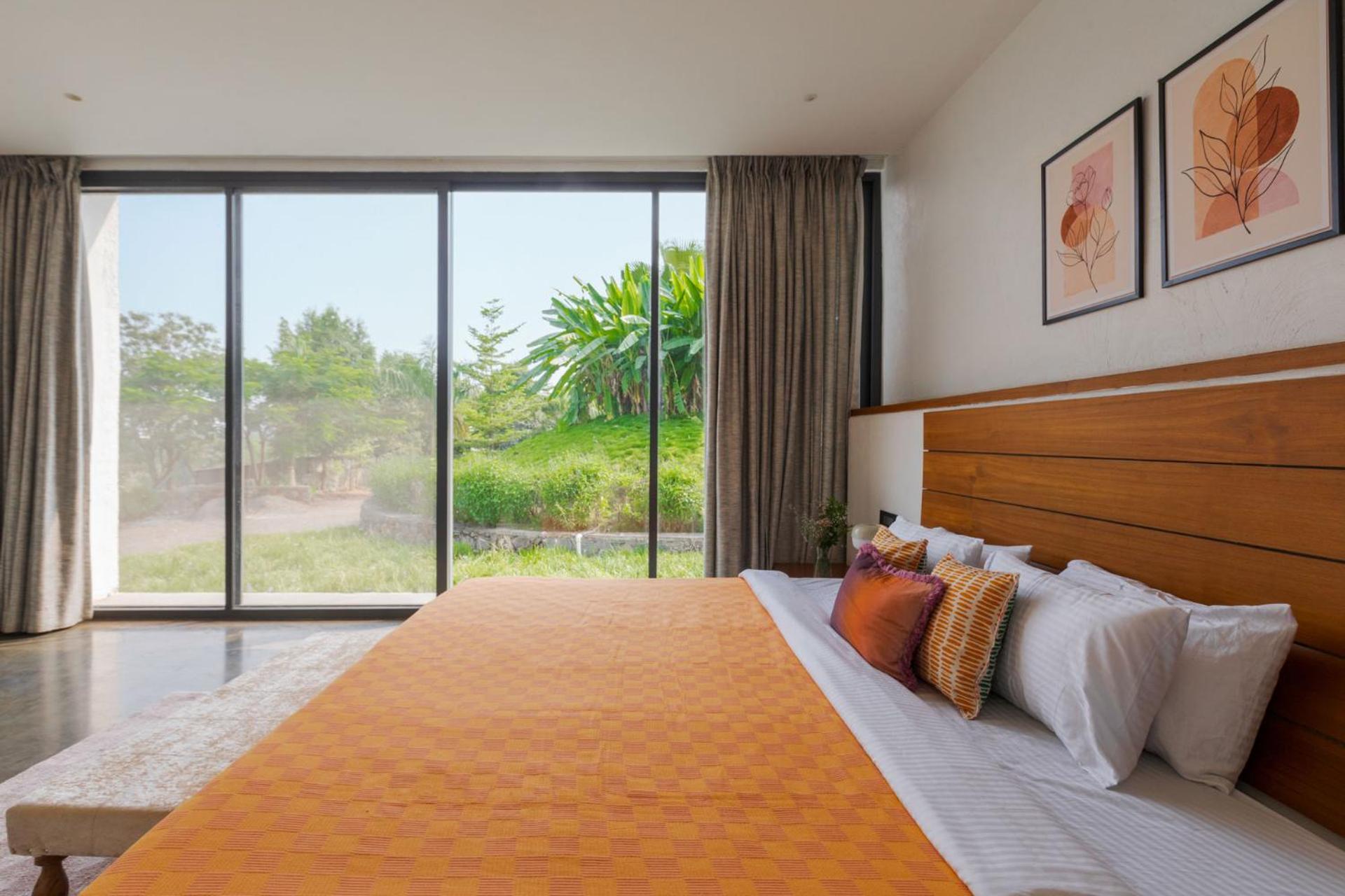 Open House By Stayvista: Nature Retreat with Pool & Expansive Lawn Shikrapur Exterior photo